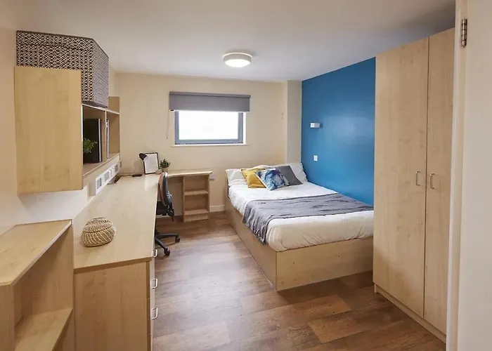 Arena Village In * Leeds (West Yorkshire)